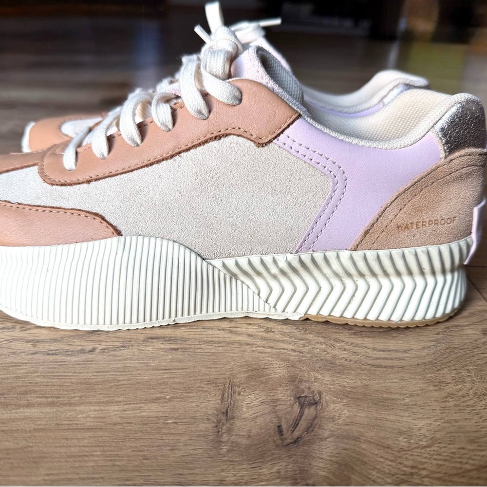 Sorel Women's Sneakers in Cream and Tan